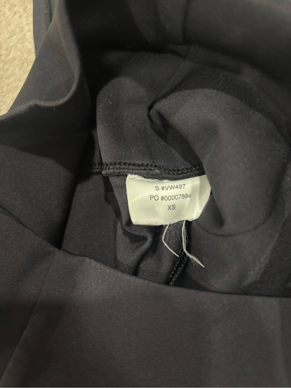 Vuori Black High-Rise Leggings with Matching Crop Tank - Picture 2 of 4